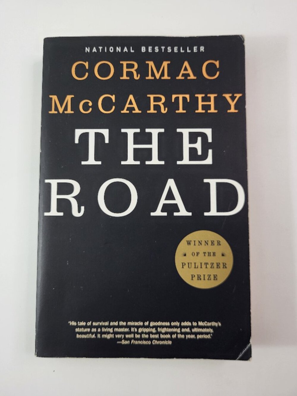 The Road Cormac McCarthy Pulitzer Prize Winner Vintage International Paperback 2